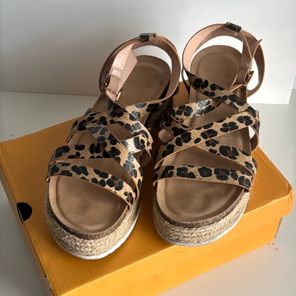 Shoes - 7.5 Leopard Print Espadrille Platform Gladiator Open Toe Shoe 
Sandal